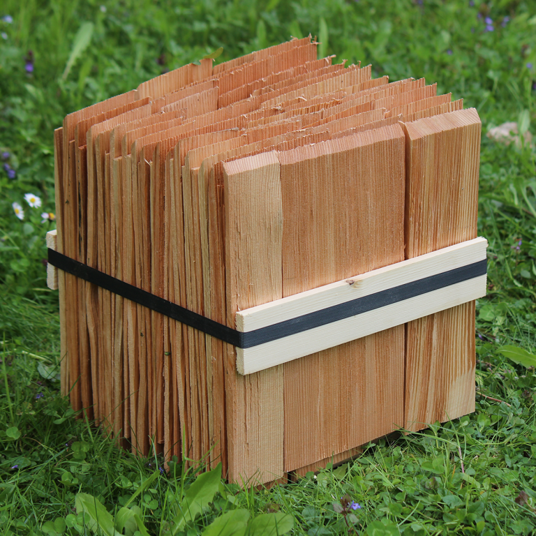 Holzschindeln aus Lärche 25 cm im Bund mit 45° Fase